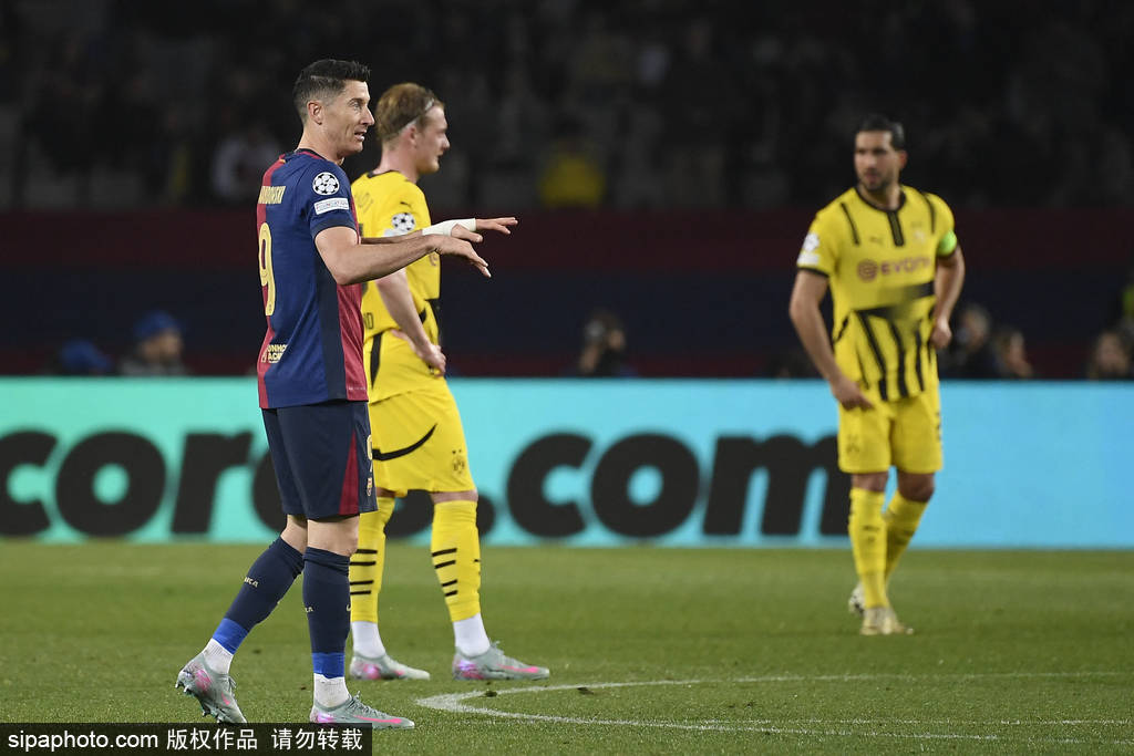 莱万回归：巴塞罗那冲击欧冠冠军的关键